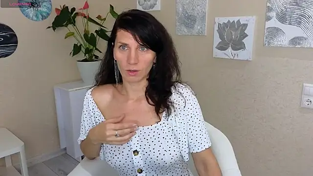 mylady xenia online show from October 5, 2025, 5:47 pm