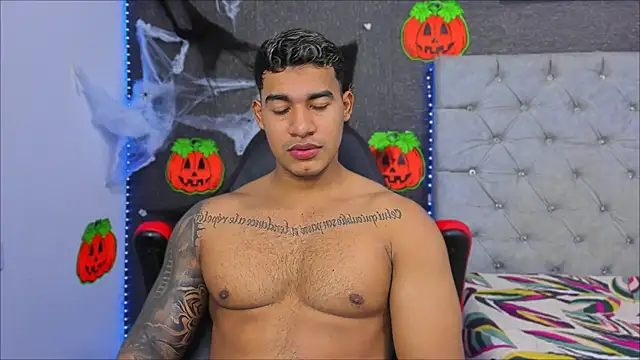 Snapshot of luigi_hot_ chatting on October 12, 2025, 6:20 pm luigi hot online show from October 12, 2025, 6:20 pm