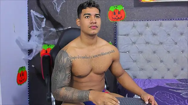 Snapshot of luigi_hot_ chatting on October 24, 2025, 11:42 am luigi hot online show from October 24, 2025, 11:42 am