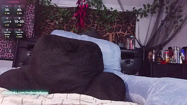 MsBootyBoop online show from April 2, 2026, 5:25 am