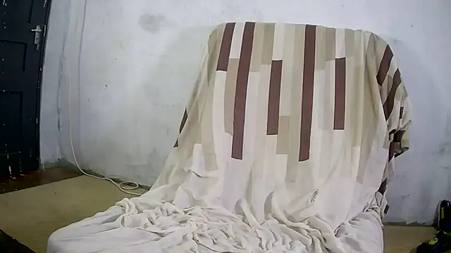 Snapshot of justyou2025 chatting on October 14, 2025, 9:04 pm justyou2025 online show from October 14, 2025, 9:04 pm