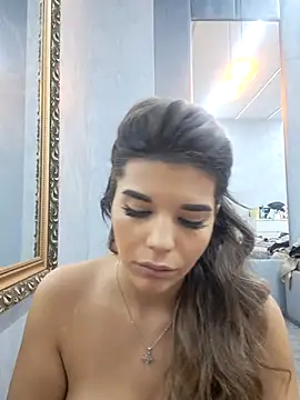 Bella Posh online show from November 9, 2025, 6:06 am