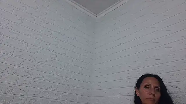 Snapshot of Ramona870 chatting on May 19, 2026, 9:44 pm Ramona870 online show from May 19, 2026, 9:44 pm