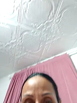 Snapshot of Ramona870 chatting on September 18, 2025, 8:34 pm Ramona870 online show from September 18, 2025, 8:34 pm