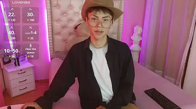 callum 77 online show from March 20, 2025, 8:08 pm