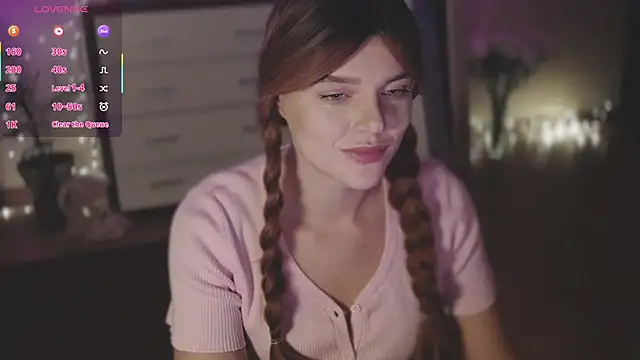 Snapshot of CherryRed_Girl chatting on October 6, 2025, 9:04 pm CherryRed Girl online show from October 6, 2025, 9:04 pm