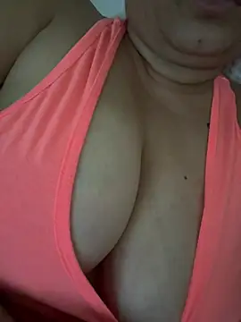Snapshot of wife45bbw chatting on June 12, 2026, 11:02 pm wife45bbw online show from June 12, 2026, 11:02 pm