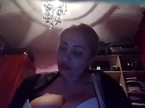 Snapshot of wife45bbw chatting on March 17, 2025, 6:21 pm wife45bbw online show from March 17, 2025, 6:21 pm