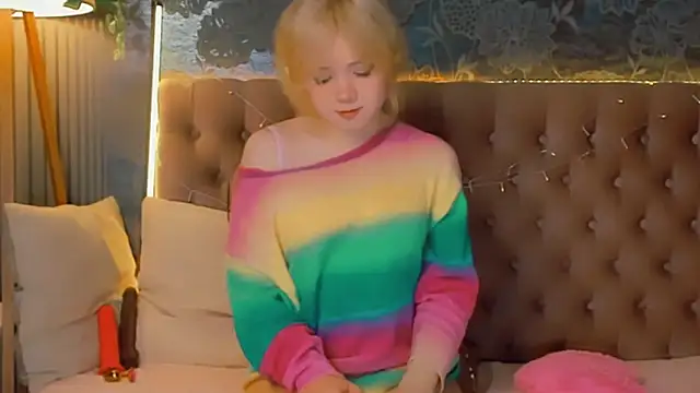 EmilyAngells online show from March 6, 2026, 6:52 am