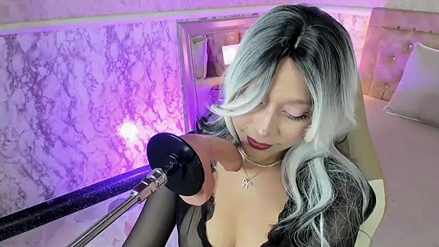 Snapshot of CandyKissx chatting on November 7, 2025, 8:24 pm CandyKissx online show from November 7, 2025, 8:24 pm