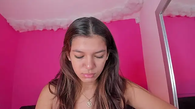 violett 24  online show from March 8, 2025, 12:09 pm