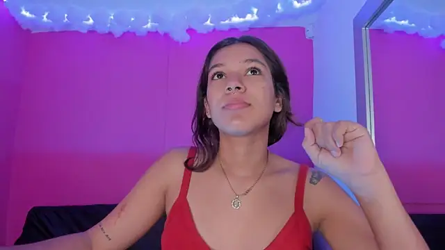 violett 24  online show from March 19, 2025, 12:56 pm