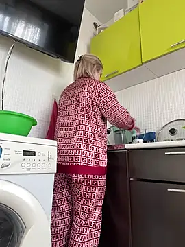 Lusi Luxary online show from March 17, 2025, 10:06 am