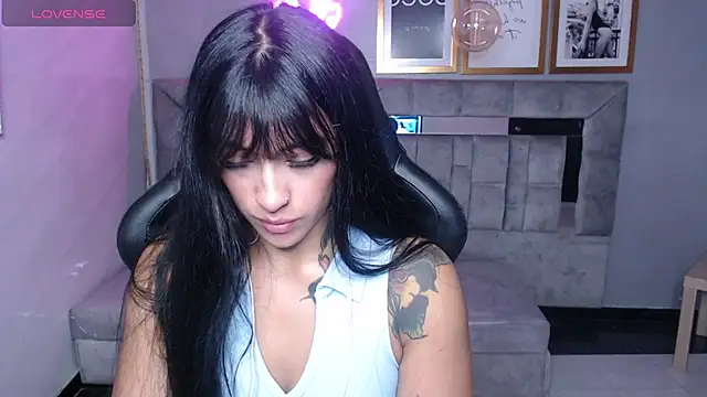 Snapshot of Isabella_Collen_v chatting on September 10, 2025, 12:59 pm Isabella Collen v online show from September 10, 2025, 12:59 pm