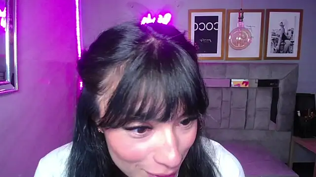 Snapshot of Isabella_Collen_v chatting on March 20, 2025, 12:32 pm Isabella Collen v online show from March 20, 2025, 12:32 pm