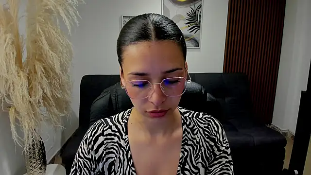 Snapshot of angeline_davies chatting on September 26, 2025, 1:29 pm angeline davies online show from September 26, 2025, 1:29 pm