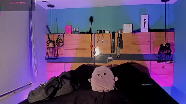 ChloeAllennn online show from April 10, 2026, 11:50 am