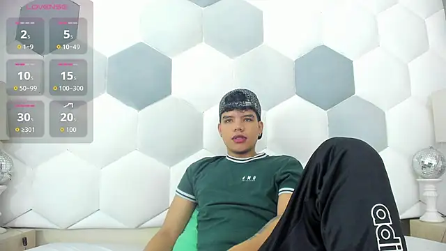 Snapshot of Axel_Forte chatting on November 28, 2025, 12:49 pm Axel Forte online show from November 28, 2025, 12:49 pm