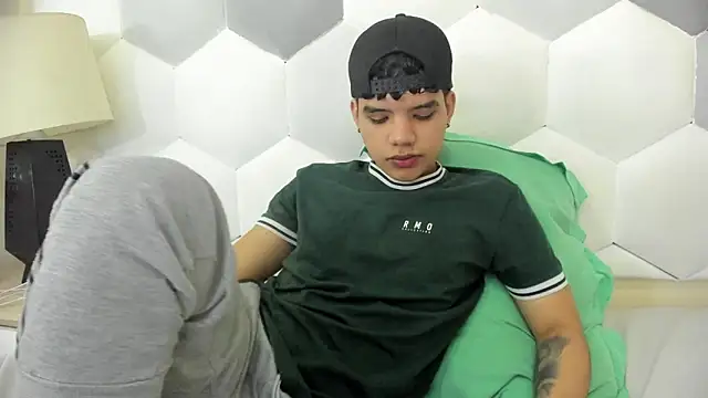 Snapshot of Axel_Forte chatting on October 22, 2025, 1:43 pm Axel Forte online show from October 22, 2025, 1:43 pm