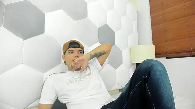 Snapshot of Axel_Forte chatting on February 27, 2026, 1:33 pm Axel Forte online show from February 27, 2026, 1:33 pm