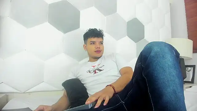 Snapshot of Axel_Forte chatting on April 21, 2026, 2:01 pm Axel Forte online show from April 21, 2026, 2:01 pm