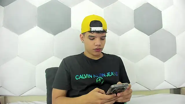 Snapshot of Axel_Forte chatting on November 19, 2025, 12:27 pm Axel Forte online show from November 19, 2025, 12:27 pm