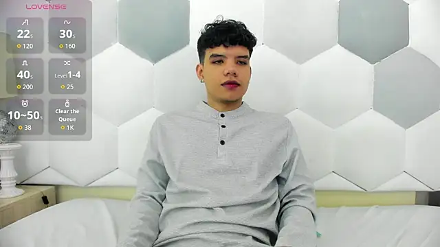 Snapshot of Axel_Forte chatting on November 17, 2025, 1:37 pm Axel Forte online show from November 17, 2025, 1:37 pm