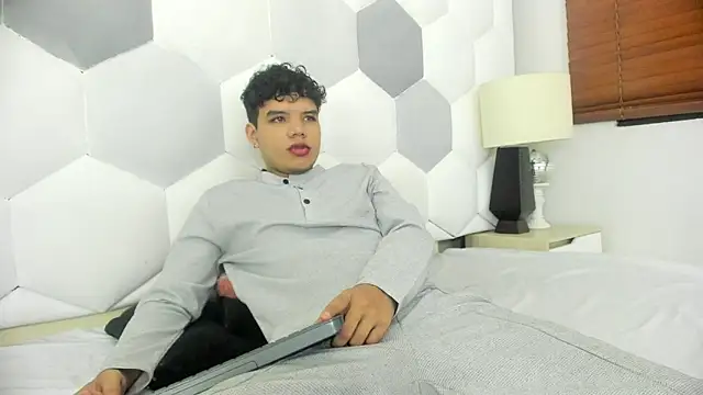 Snapshot of Axel_Forte chatting on February 21, 2026, 1:02 pm Axel Forte online show from February 21, 2026, 1:02 pm