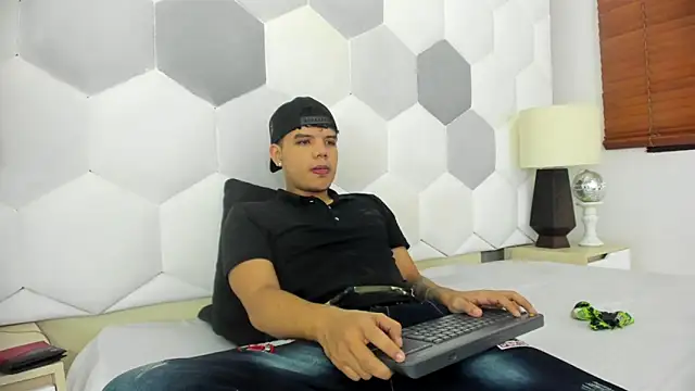 Snapshot of Axel_Forte chatting on February 10, 2026, 1:10 pm Axel Forte online show from February 10, 2026, 1:10 pm