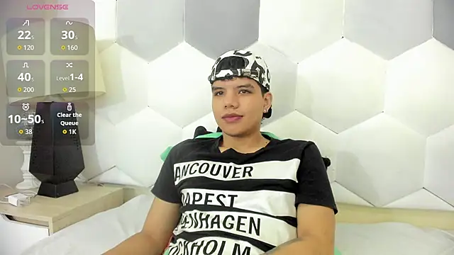 Snapshot of Axel_Forte chatting on October 28, 2025, 12:48 pm Axel Forte online show from October 28, 2025, 12:48 pm