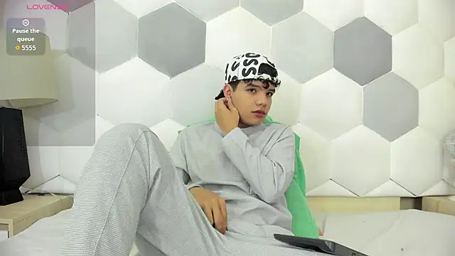 Snapshot of Axel_Forte chatting on October 27, 2025, 1:45 pm Axel Forte online show from October 27, 2025, 1:45 pm