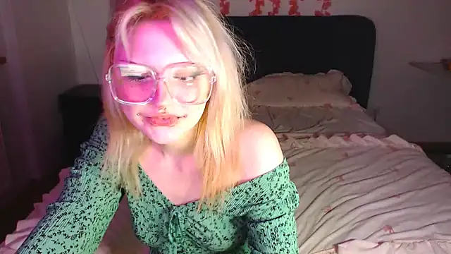 KimiSakura online show from March 21, 2026, 9:08 pm