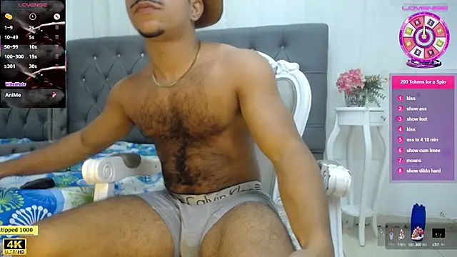 Snapshot of Javier_Hot27 chatting on October 7, 2025, 7:37 pm Javier Hot27 online show from October 7, 2025, 7:37 pm