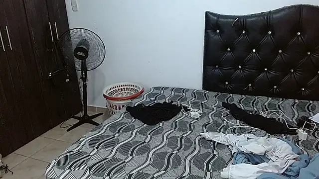 Snapshot of Javier_Hot27 chatting on February 23, 2026, 4:18 pm Javier Hot27 online show from February 23, 2026, 4:18 pm