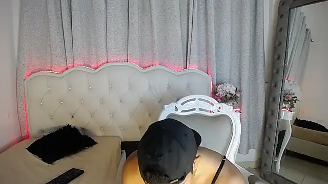 Snapshot of Javier_Hot27 chatting on February 26, 2025, 12:27 pm Javier Hot27 online show from February 26, 2025, 12:27 pm