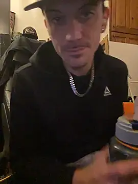 Polaroid White online show from November 3, 2025, 7:13 am