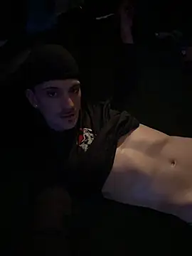 Polaroid White online show from November 14, 2025, 7:56 am