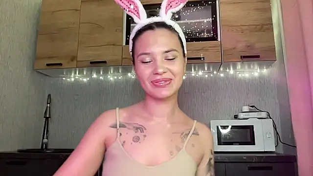 Just Scarlet  online show from December 19, 2025, 12:29 pm