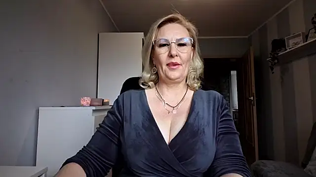 DianaLive online show from April 7, 2026, 6:26 am