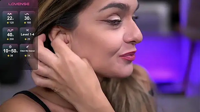 RobertaRosetti online show from September 28, 2025, 8:21 am