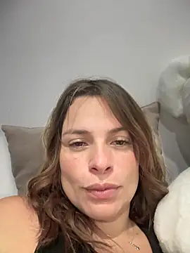 Snapshot of gynna_kimera chatting on October 23, 2025, 3:16 am gynna kimera online show from October 23, 2025, 3:16 am