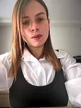 Snapshot of gynna_kimera chatting on November 10, 2025, 4:23 pm gynna kimera online show from November 10, 2025, 4:23 pm