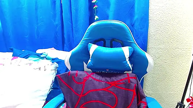 Snapshot of Gia_leinn chatting on July 18, 2026, 6:27 pm Gia leinn online show from July 18, 2026, 6:27 pm