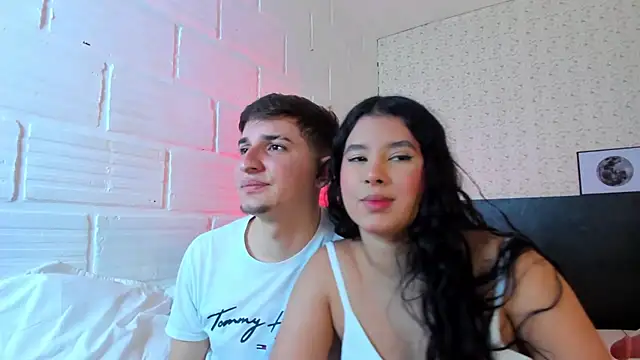 Snapshot of BonnieeAndClyde chatting on September 15, 2025, 4:29 pm BonnieeAndClyde online show from September 15, 2025, 4:29 pm