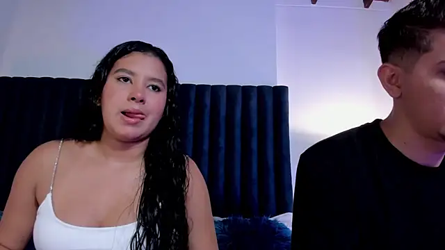 Snapshot of BonnieeAndClyde chatting on October 24, 2025, 8:41 pm BonnieeAndClyde online show from October 24, 2025, 8:41 pm