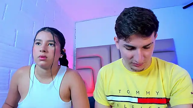Snapshot of BonnieeAndClyde chatting on September 22, 2025, 4:13 pm BonnieeAndClyde online show from September 22, 2025, 4:13 pm