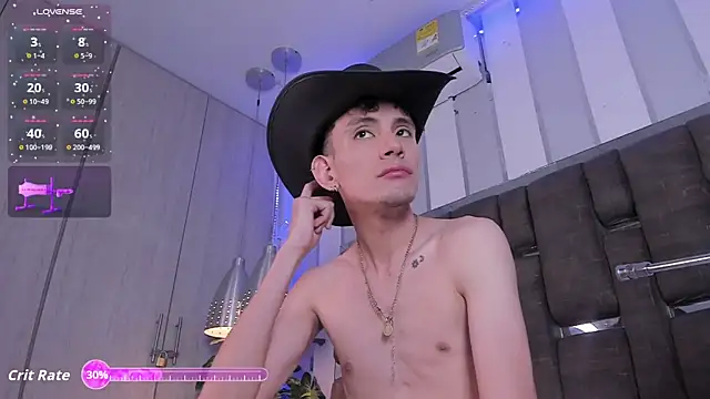 ValentinoMoreti online show from October 6, 2025, 2:40 pm