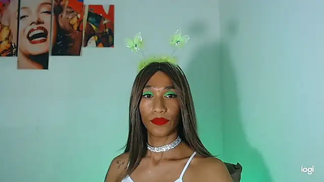 Snapshot of red_veltet chatting on October 30, 2025, 7:44 pm red veltet online show from October 30, 2025, 7:44 pm