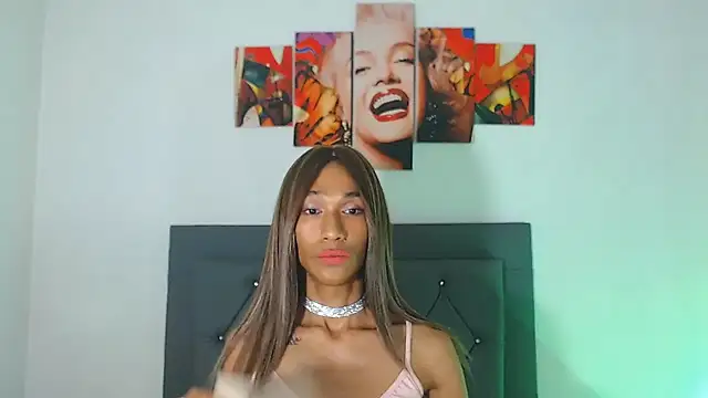 red veltet online show from April 19, 2026, 6:43 pm