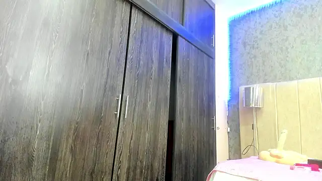 Snapshot of ava-am chatting on April 4, 2026, 10:27 pm ava-am online show from April 4, 2026, 10:27 pm